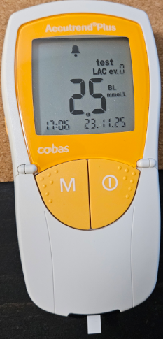 Laktatmessgerät mit 2,5 mmol/l Laktat nach einer Banane